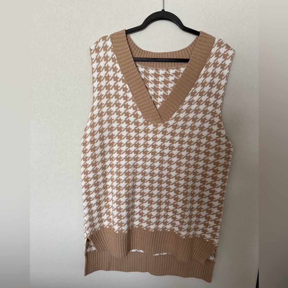 Women’s Tan and White Houndstooth Sweater Vest - Picture 3 of 6